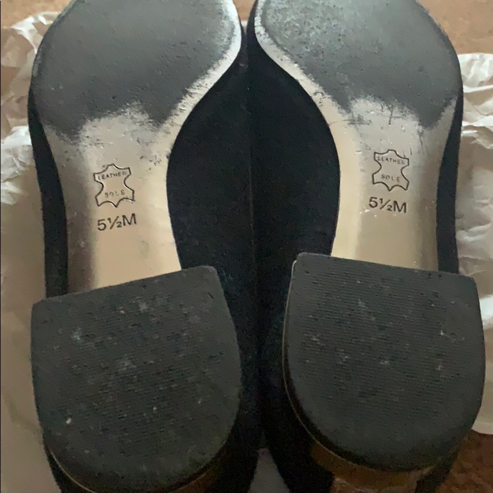 TORY BURCH 5.5 M SILVER LOGO BUCKLE FLATS SHOES - Picture 10 of 16